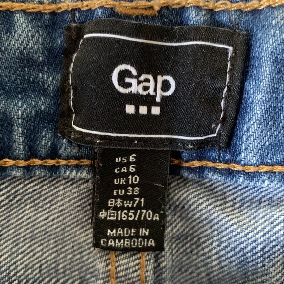 Gap Cuffed Light Wash Denim Shorts - Picture 4 of 5